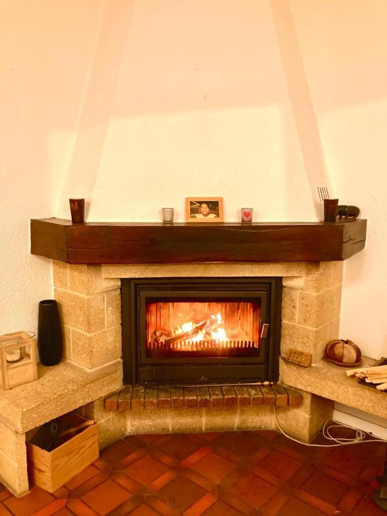 Cheerful Villa With Fireplace, Bath-Tub And Garden Noville Bagian luar foto