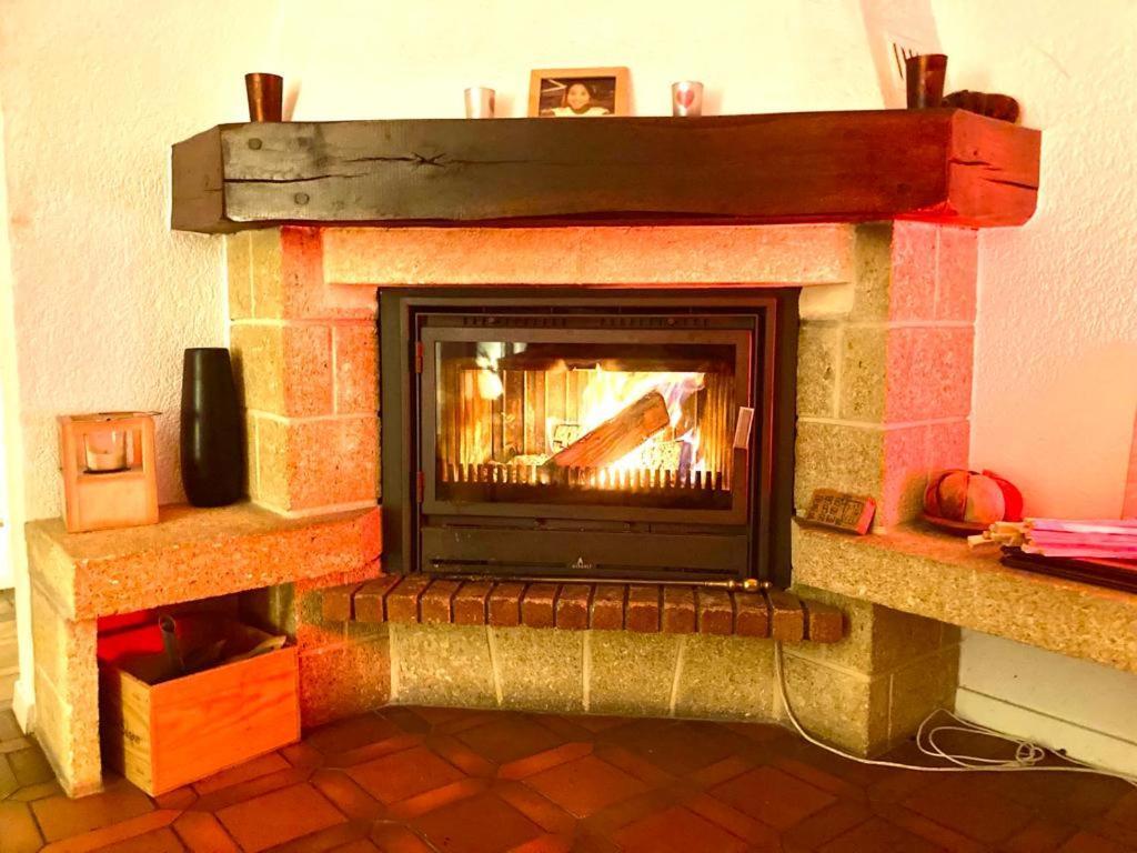 Cheerful Villa With Fireplace, Bath-Tub And Garden Noville Bagian luar foto