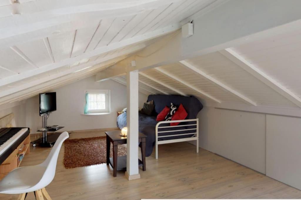 Cheerful Villa With Fireplace, Bath-Tub And Garden Noville Bagian luar foto