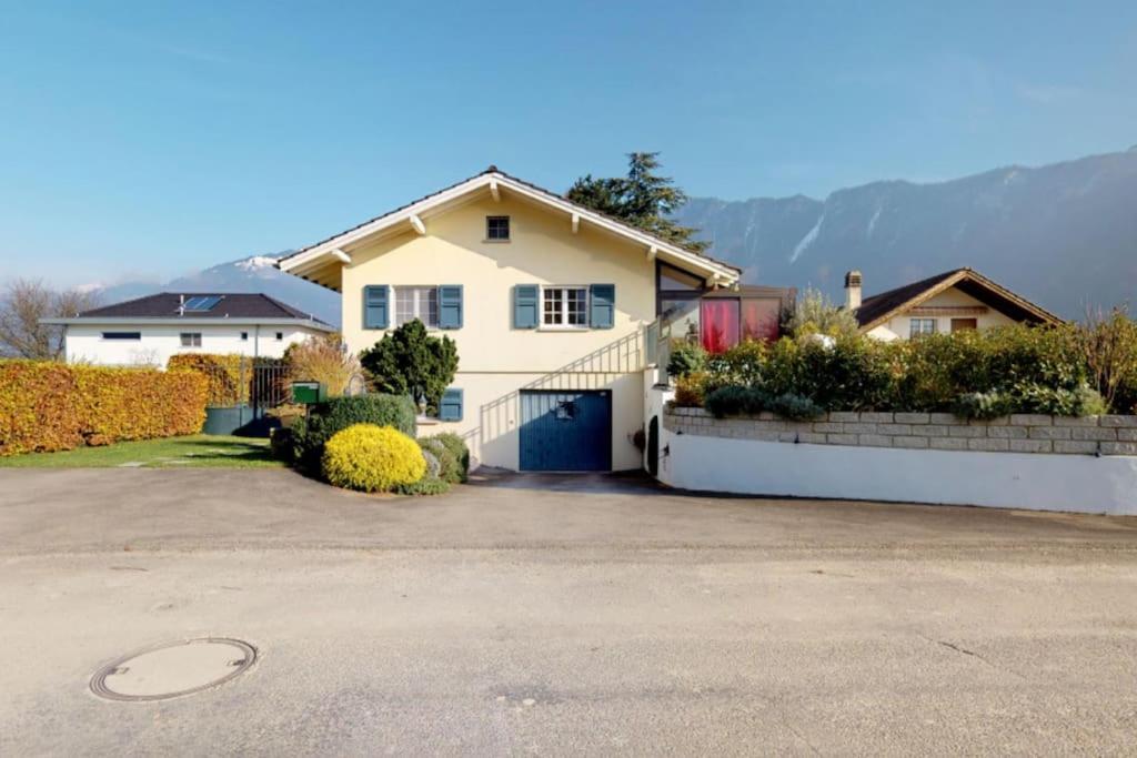 Cheerful Villa With Fireplace, Bath-Tub And Garden Noville Bagian luar foto
