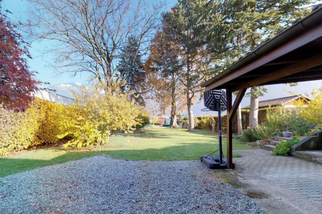 Cheerful Villa With Fireplace, Bath-Tub And Garden Noville Bagian luar foto