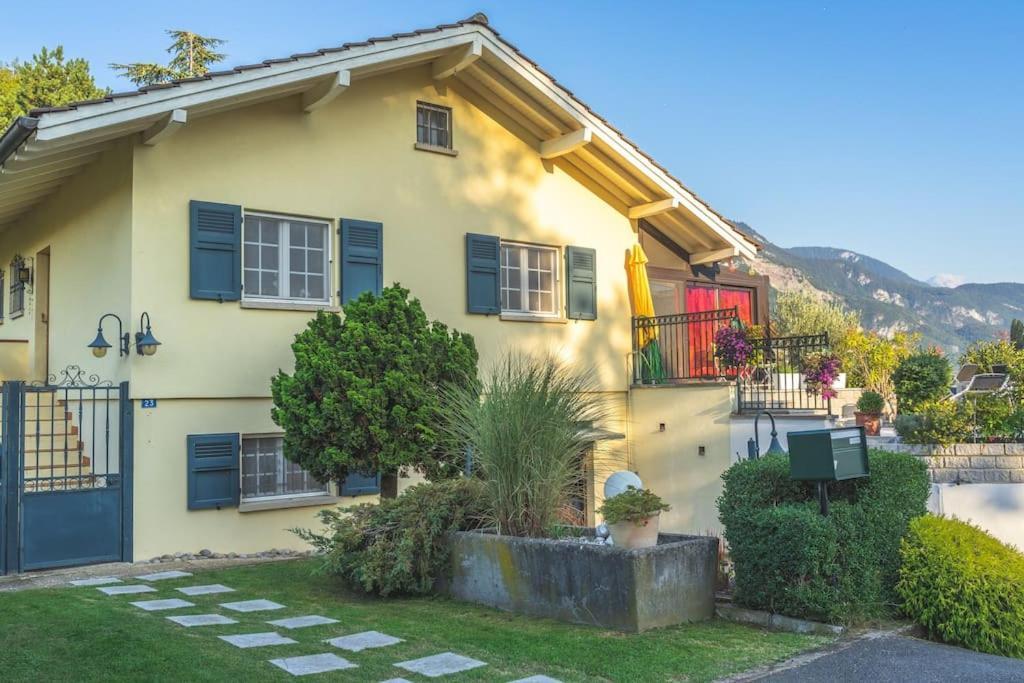 Cheerful Villa With Fireplace, Bath-Tub And Garden Noville Bagian luar foto
